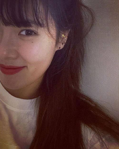 寝室对镜自拍欧美视频,揭秘青春镜像下的时尚潮流