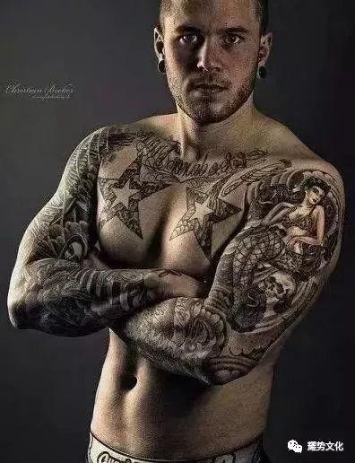 欧美纹身视频男生,纹身艺术与个性张扬的男性风采